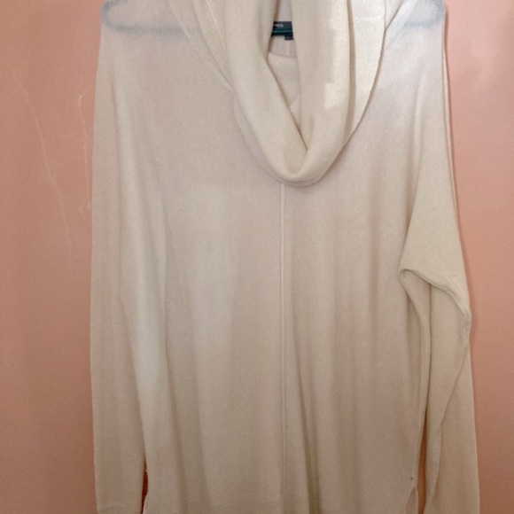 Vince Sweaters - Vince cashmere turtle neck